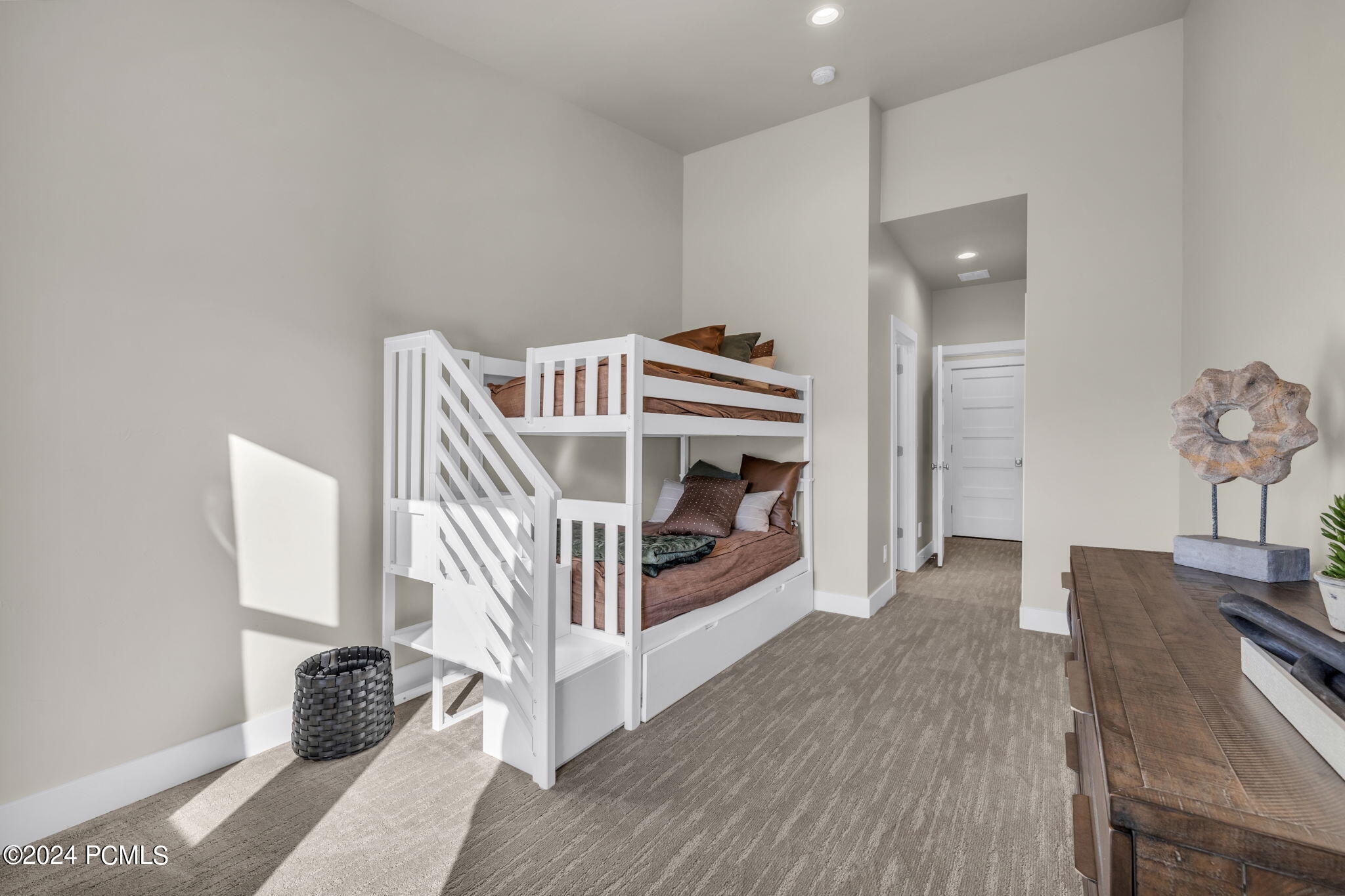 864 W Eland Circle, 53