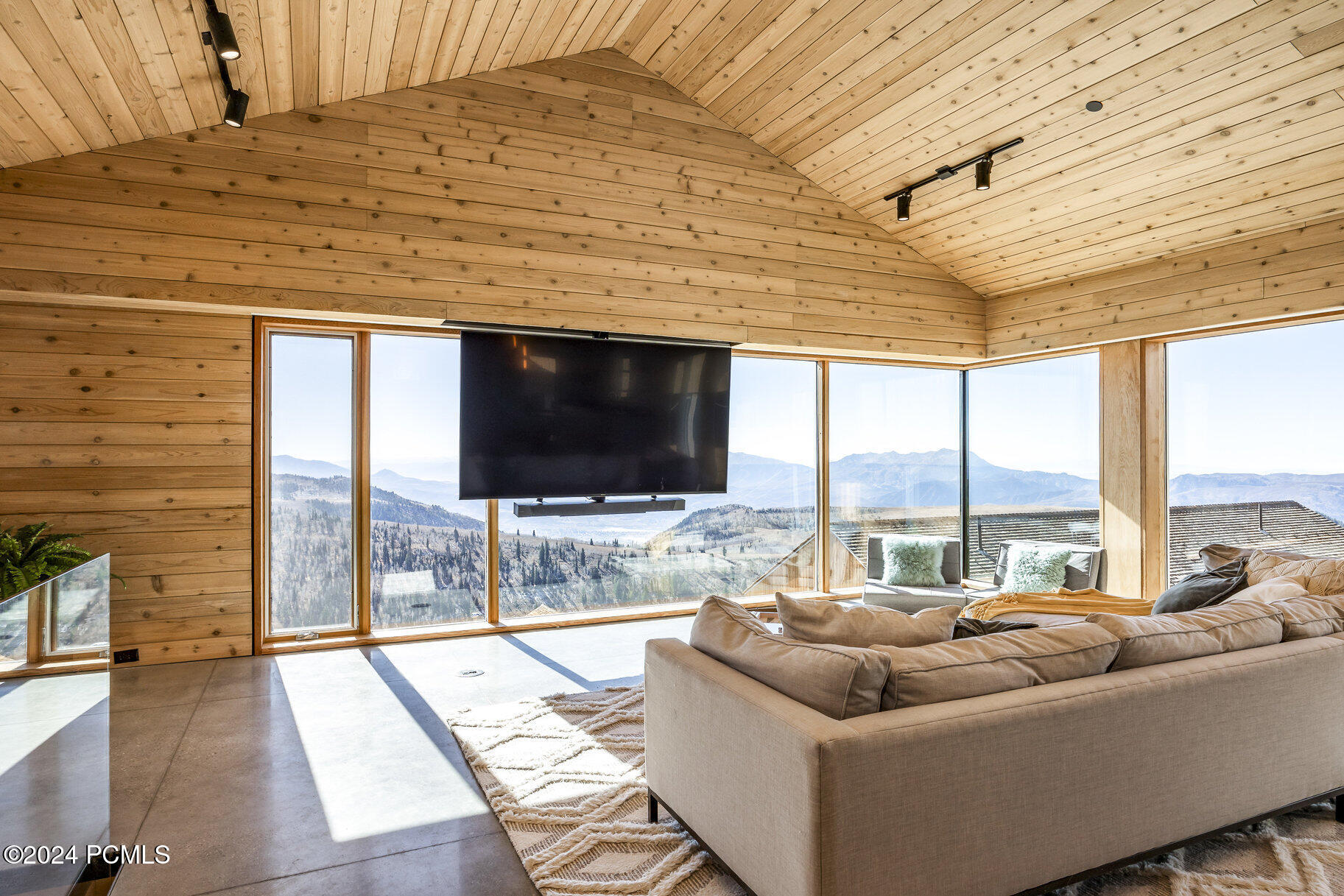 7762 E Horizon Run Road