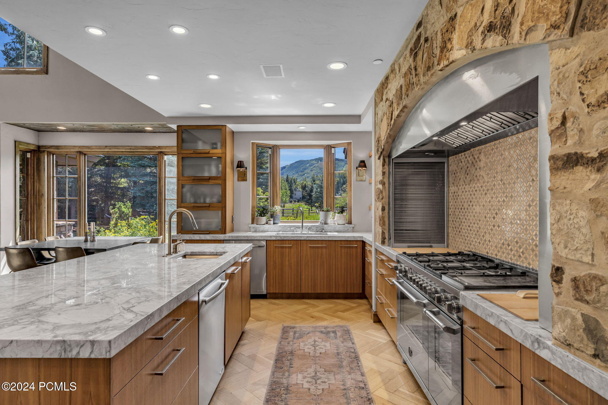 2743 Meadow Creek Drive