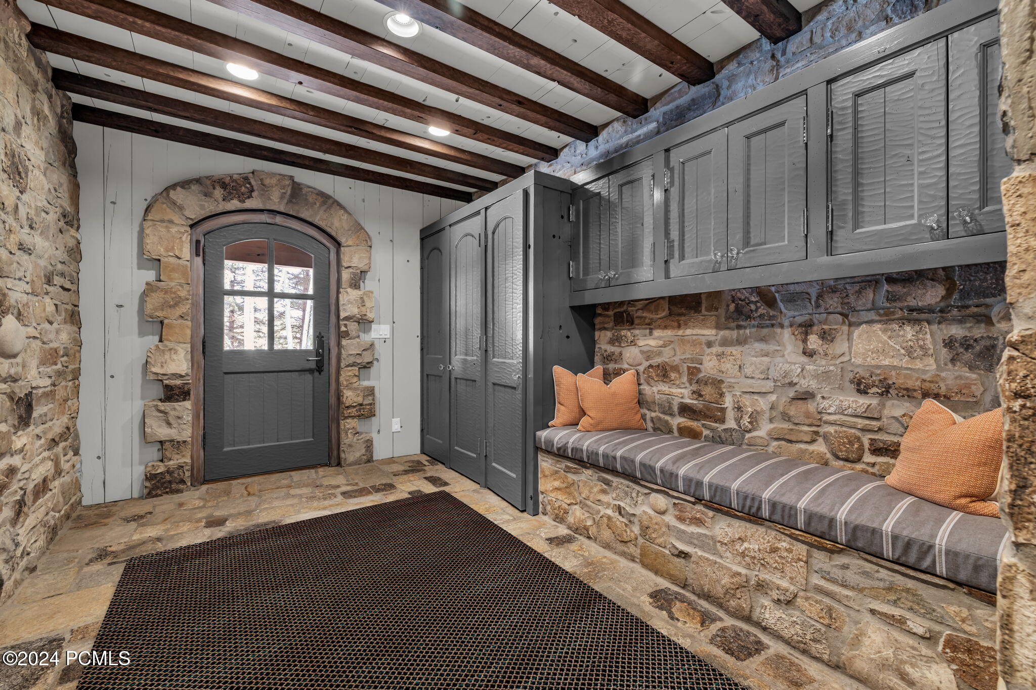 2743 Meadow Creek Drive