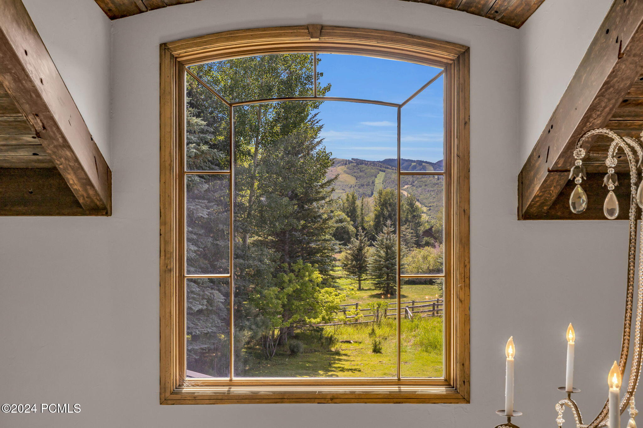 2743 Meadow Creek Drive