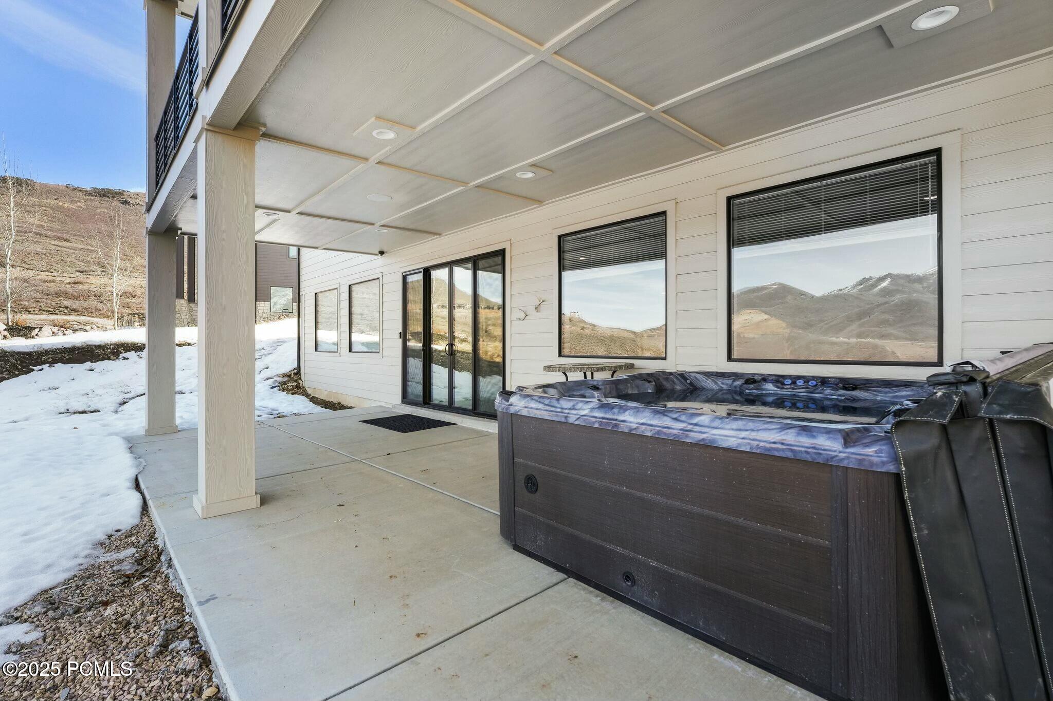 5329 N Lauralwood Street