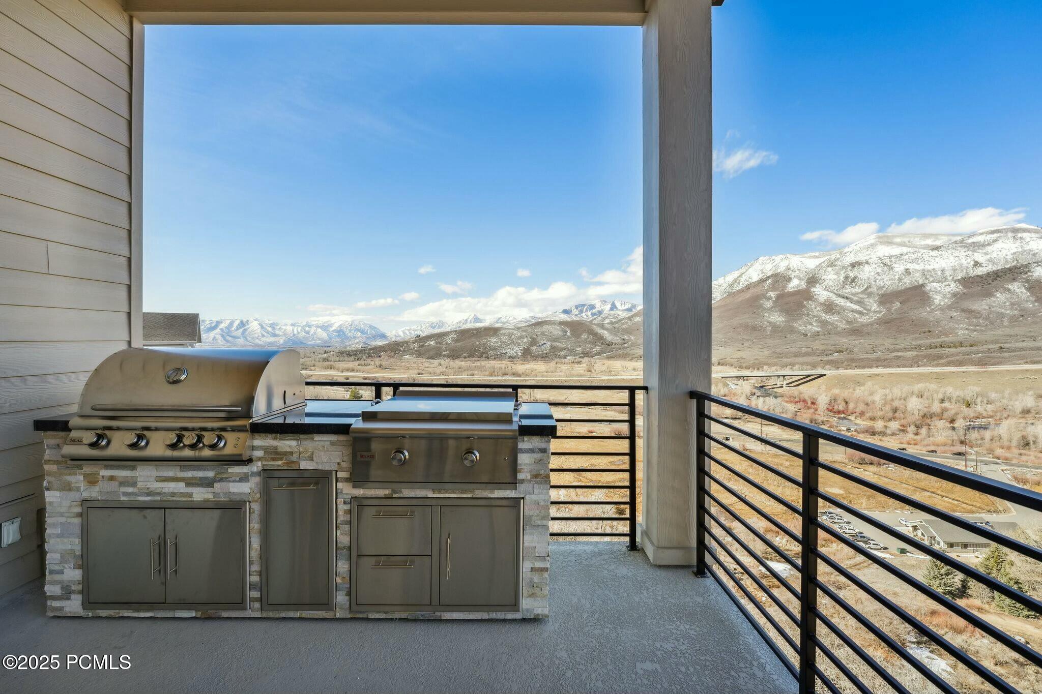 5329 N Lauralwood Street