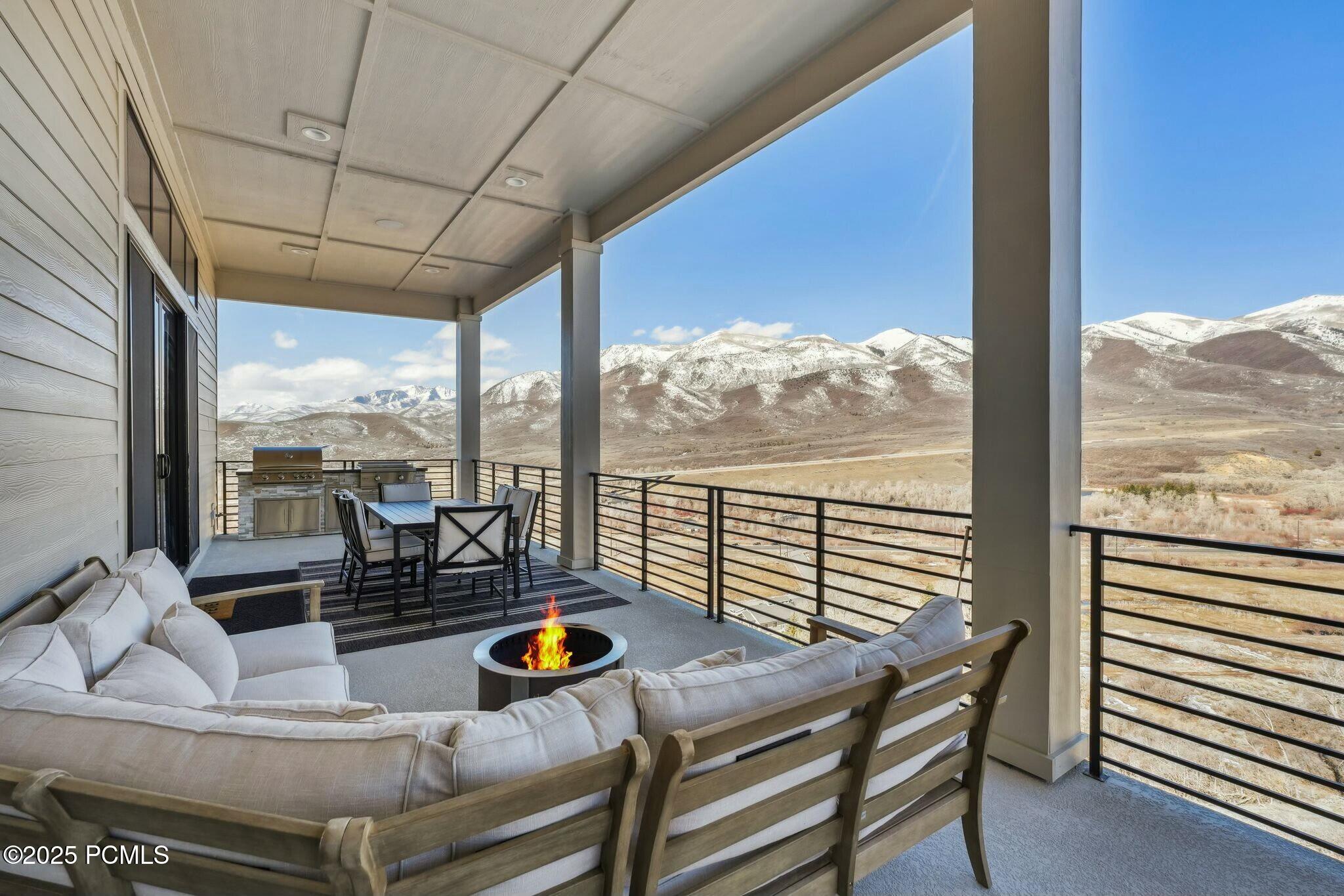 5329 N Lauralwood Street