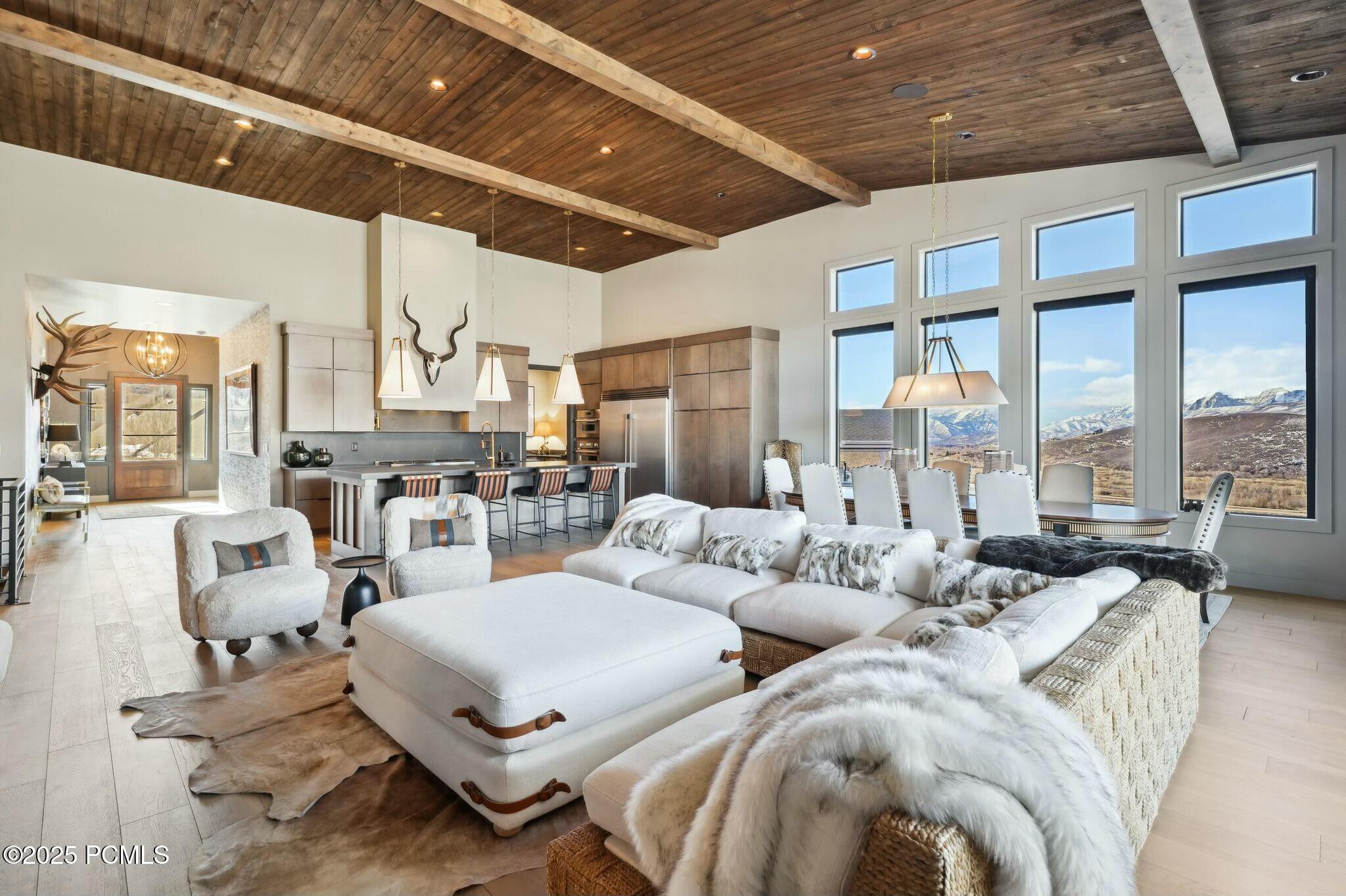 5329 N Lauralwood Street