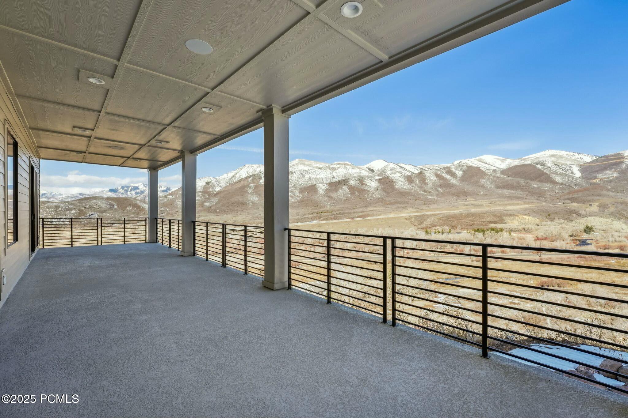 5329 N Lauralwood Street