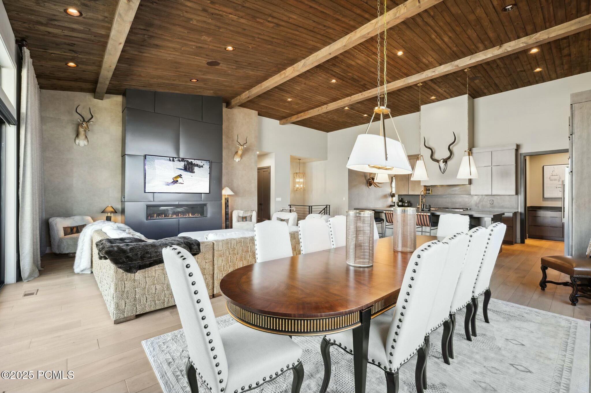 5329 N Lauralwood Street