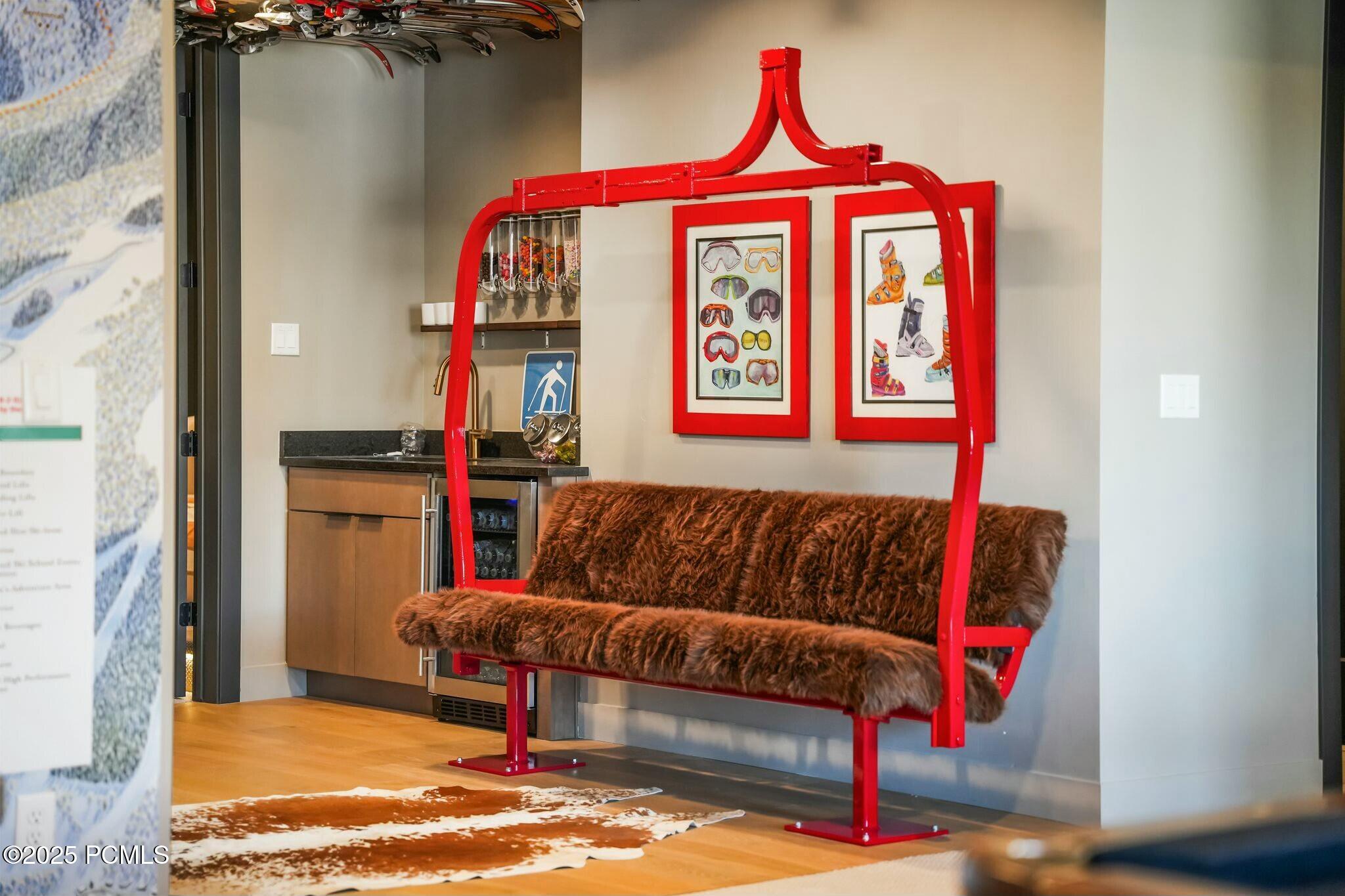 5329 N Lauralwood Street