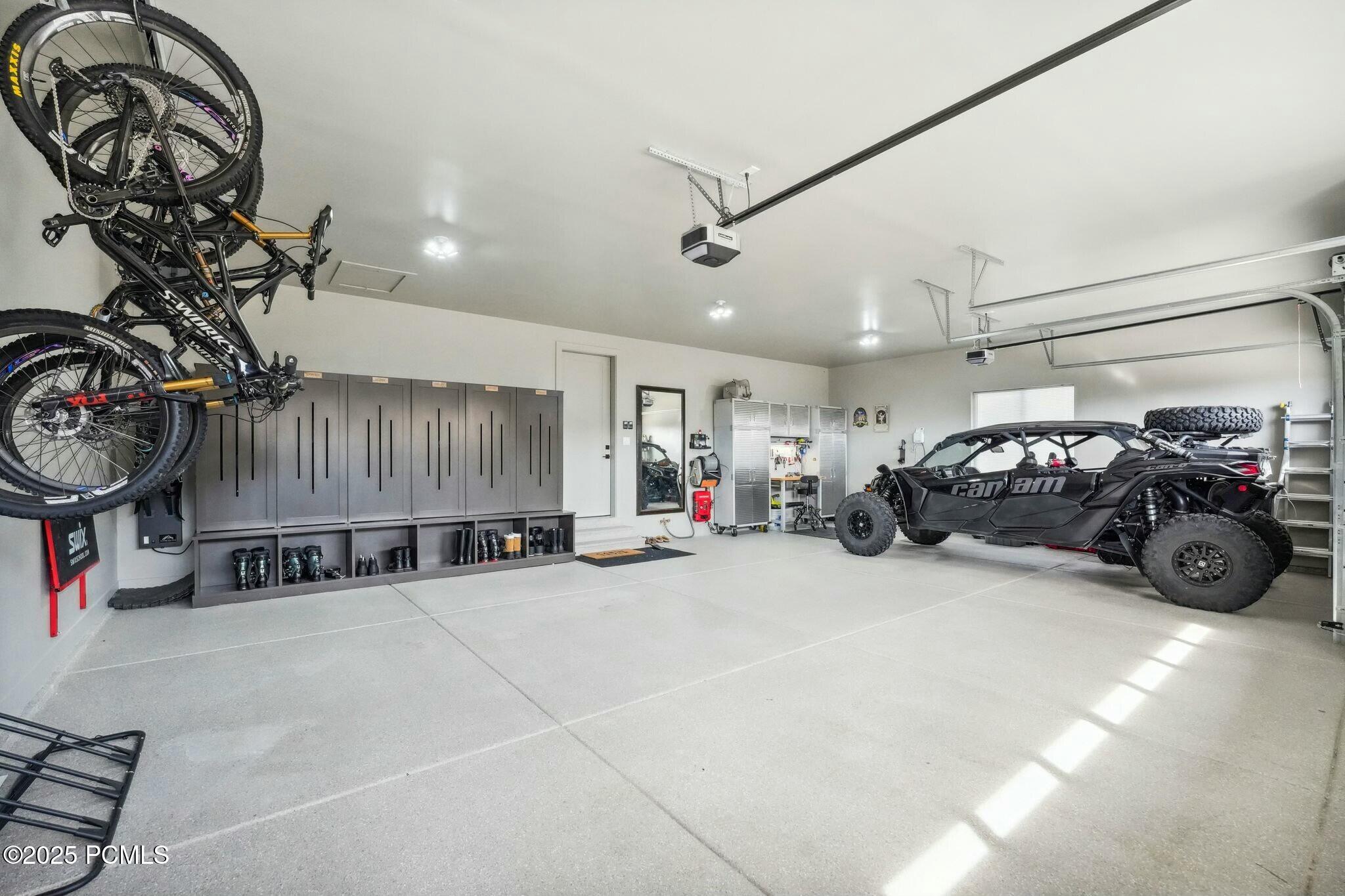 5329 N Lauralwood Street