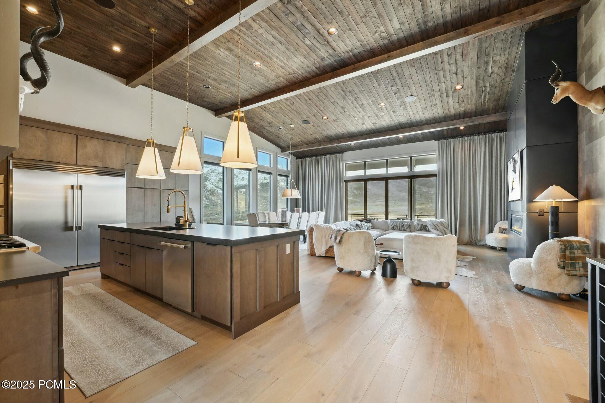 5329 N Lauralwood Street