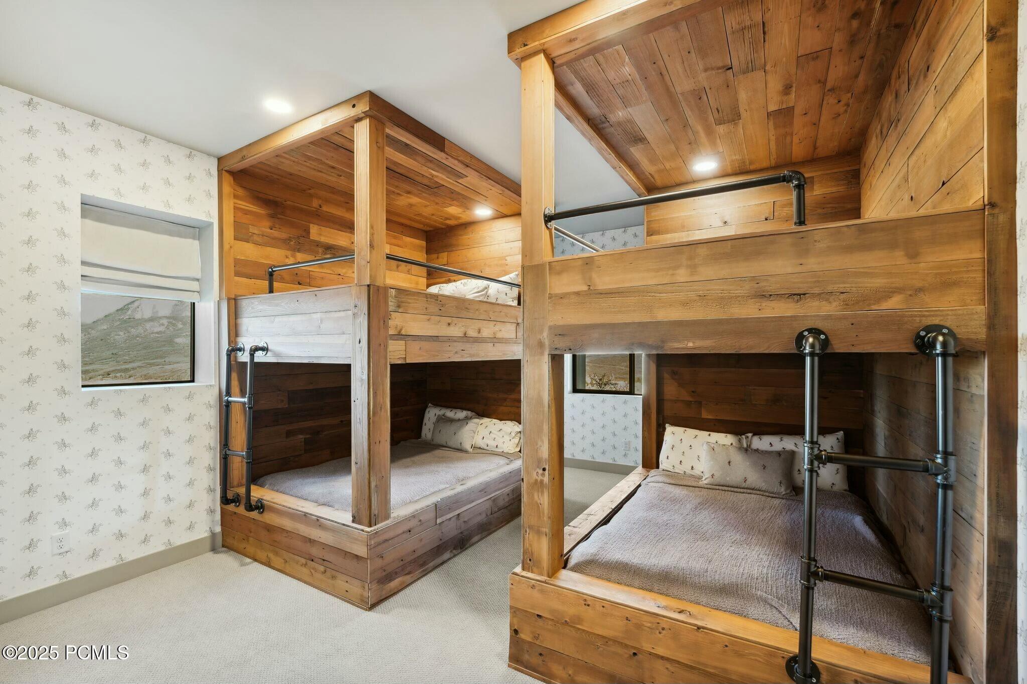 5329 N Lauralwood Street