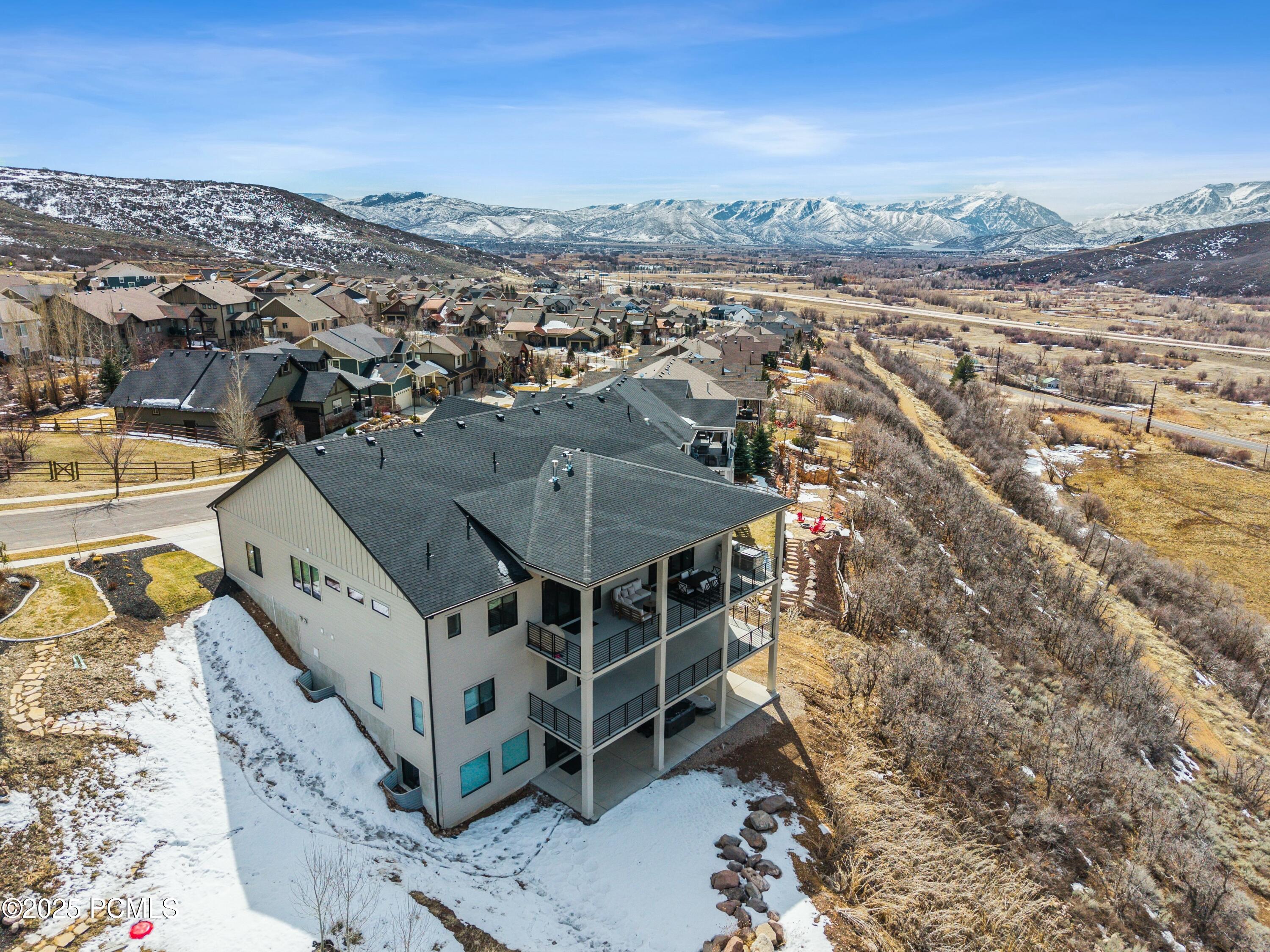 5329 N Lauralwood Street