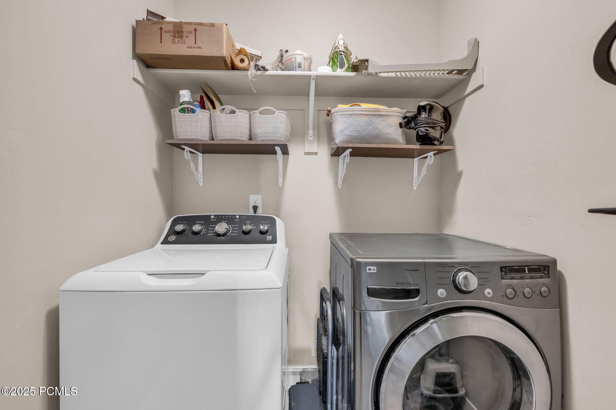 1962 Bluff Crest Road