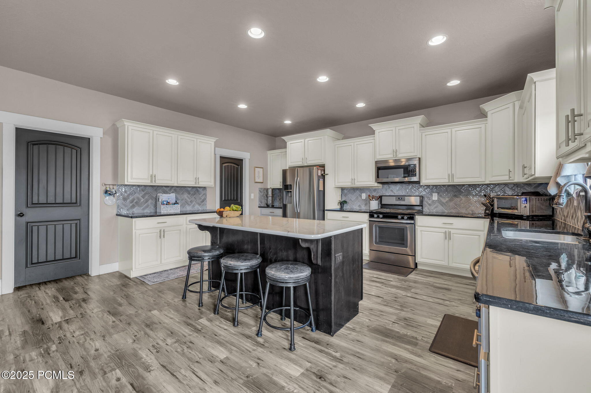 1962 Bluff Crest Road