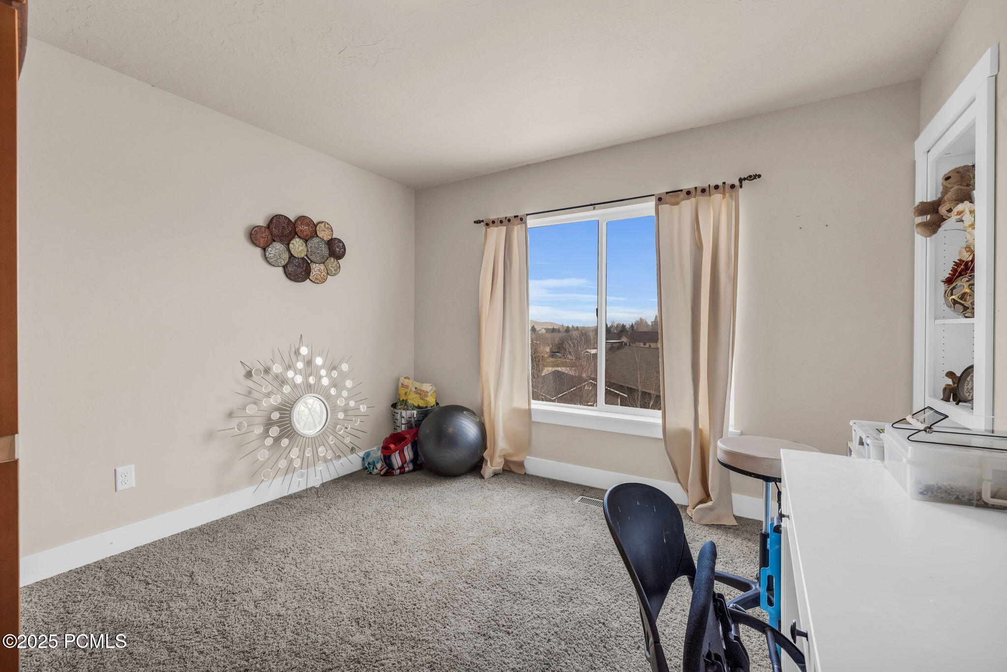 1962 Bluff Crest Road