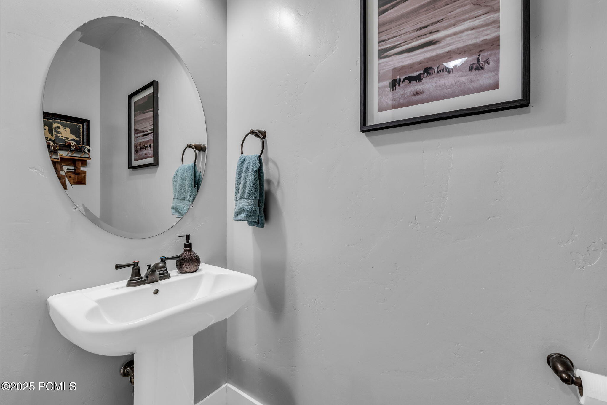 1962 Bluff Crest Road