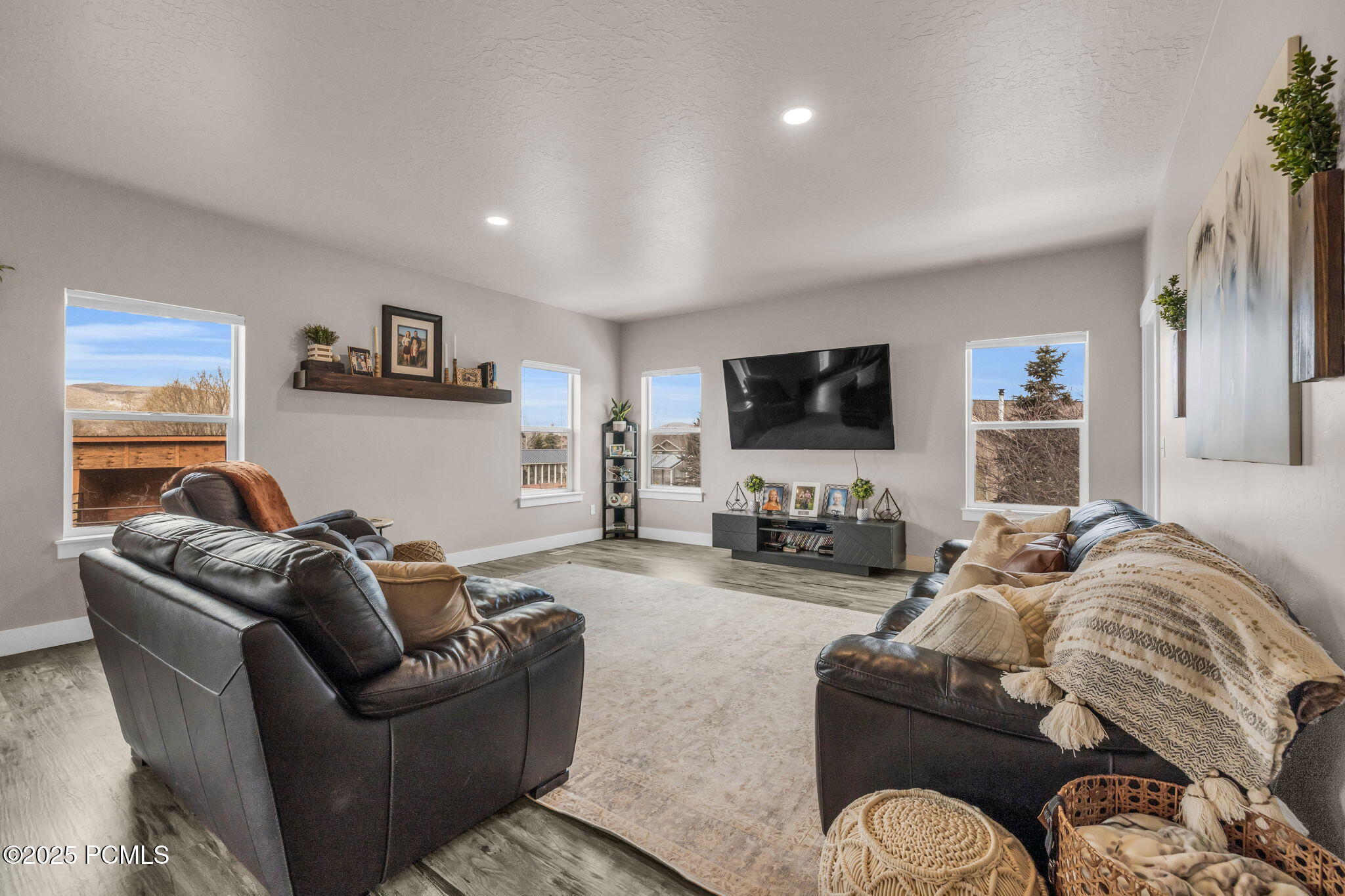 1962 Bluff Crest Road