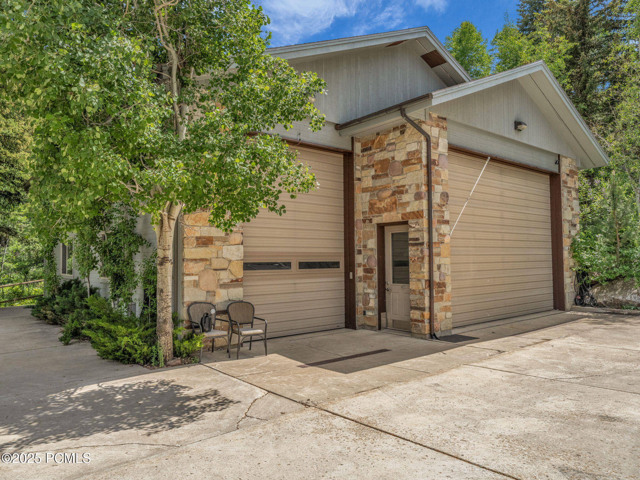 7634 Pinebrook Road