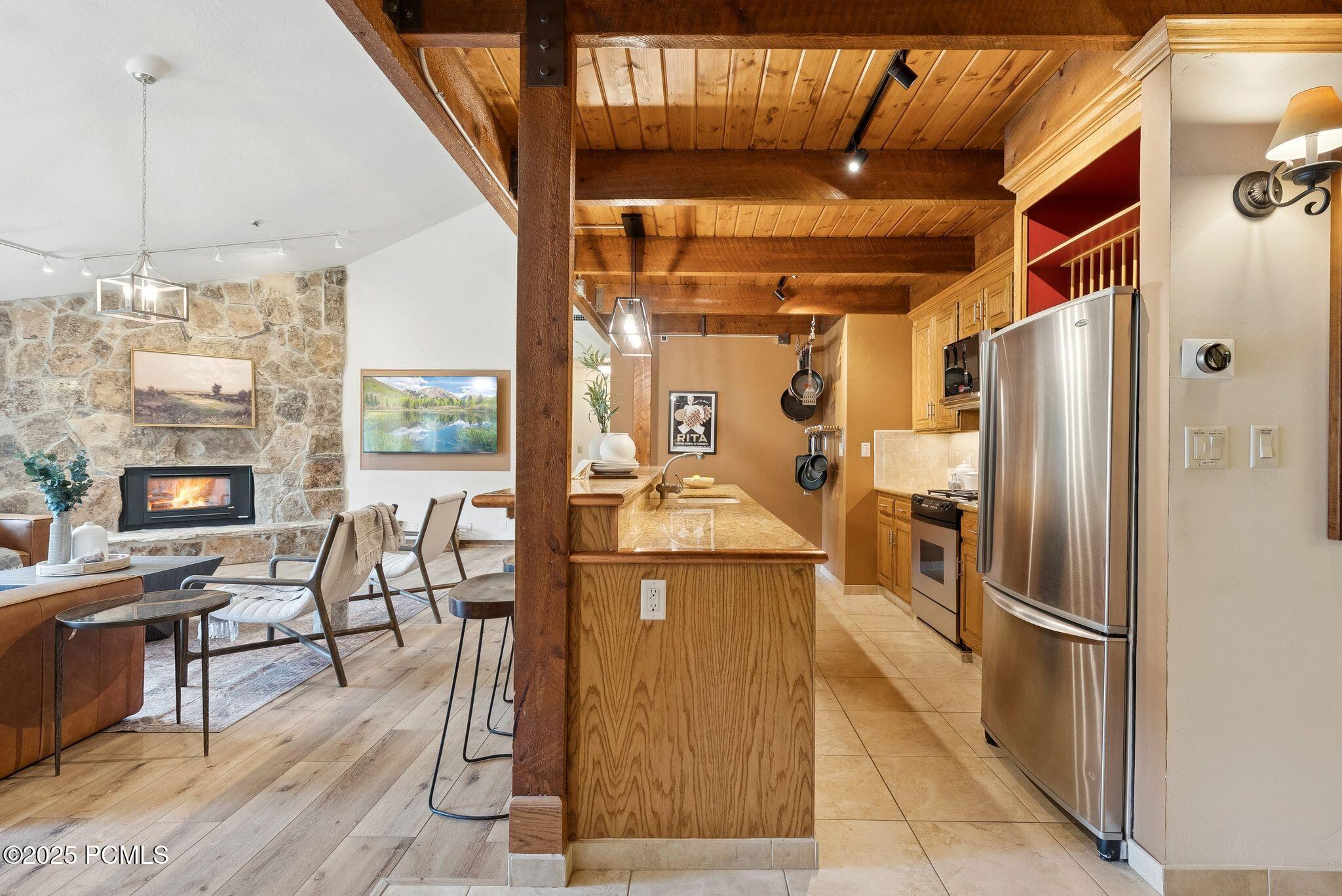 1582 Deer Valley Drive