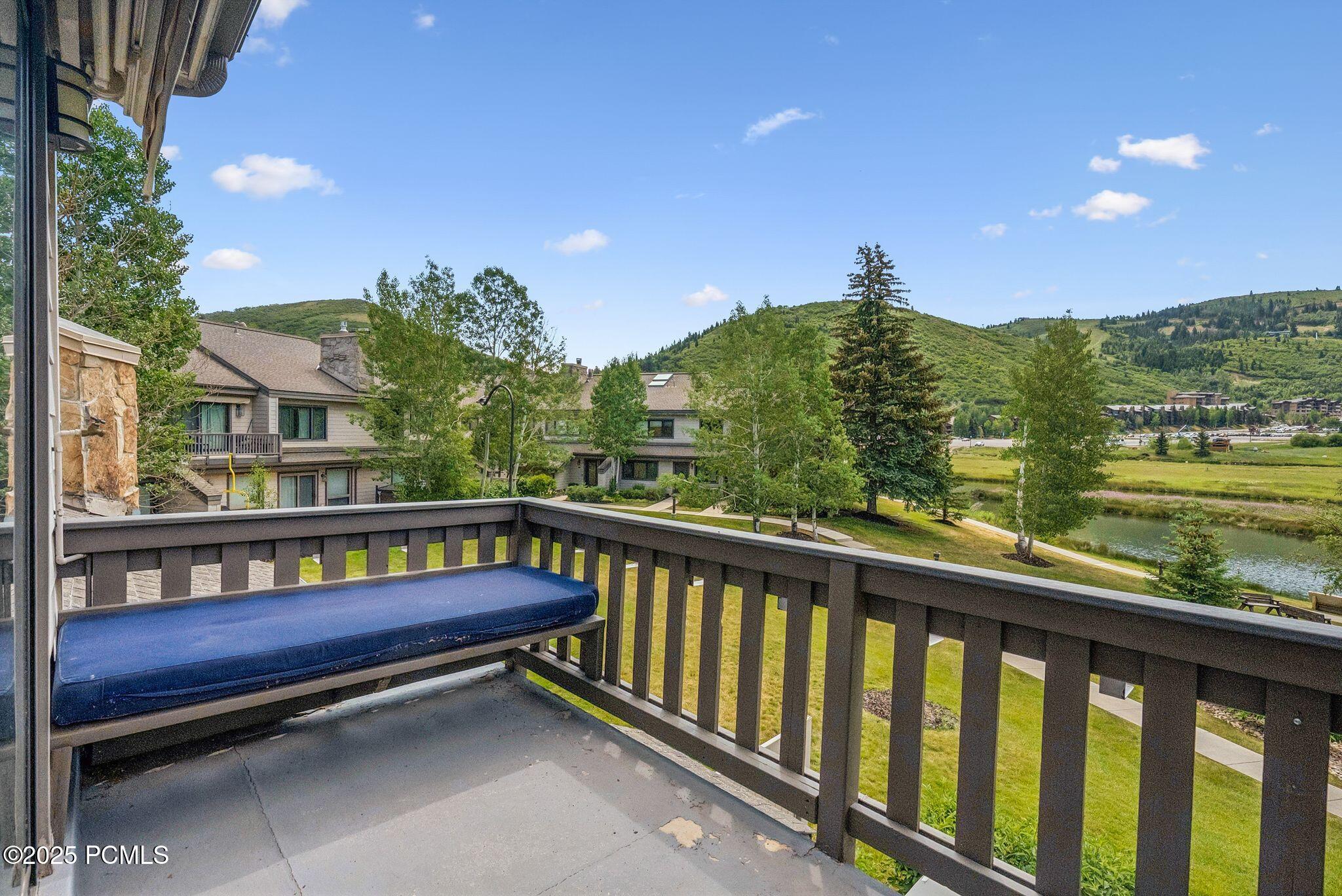 1582 Deer Valley Drive