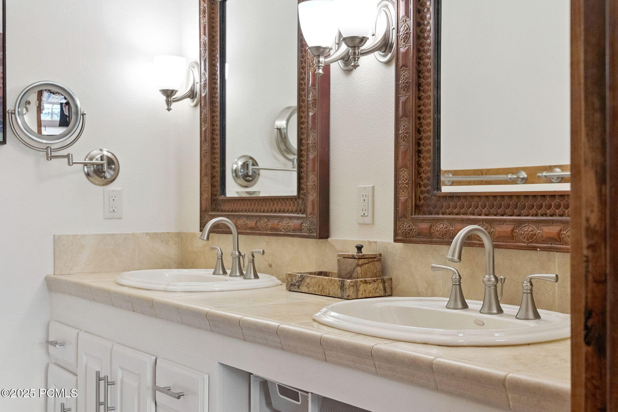 1582 Deer Valley Drive