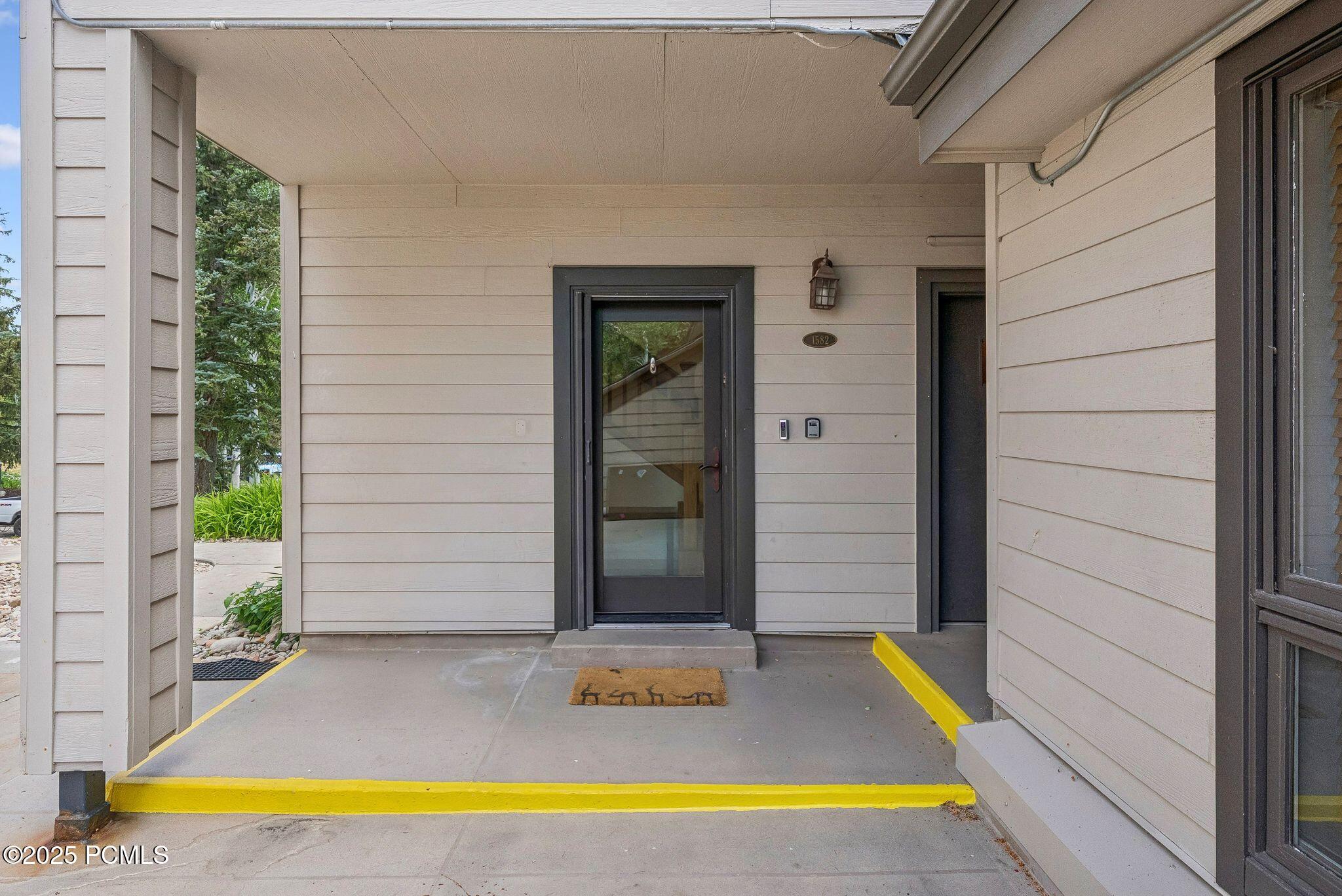 1582 Deer Valley Drive