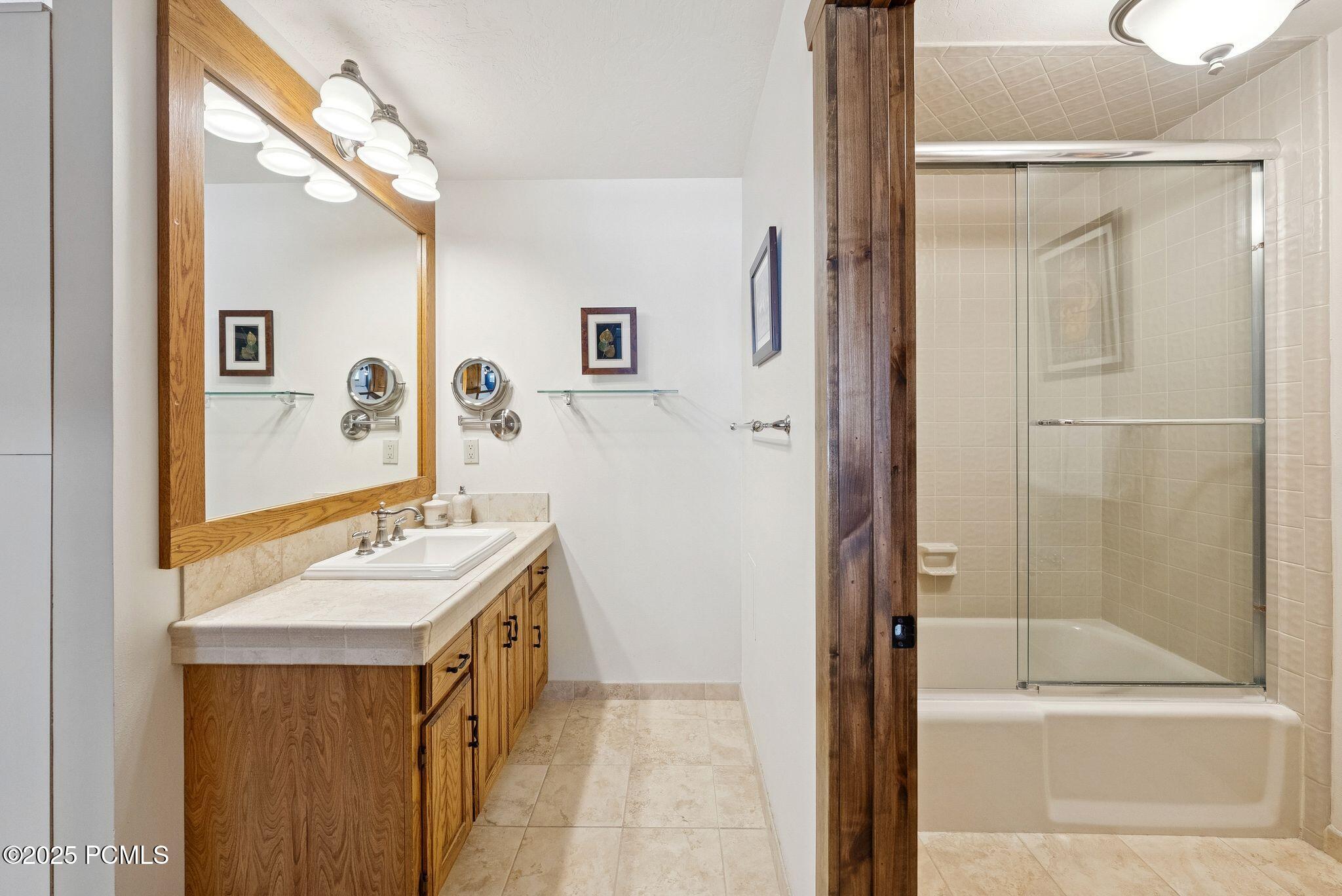 1582 Deer Valley Drive