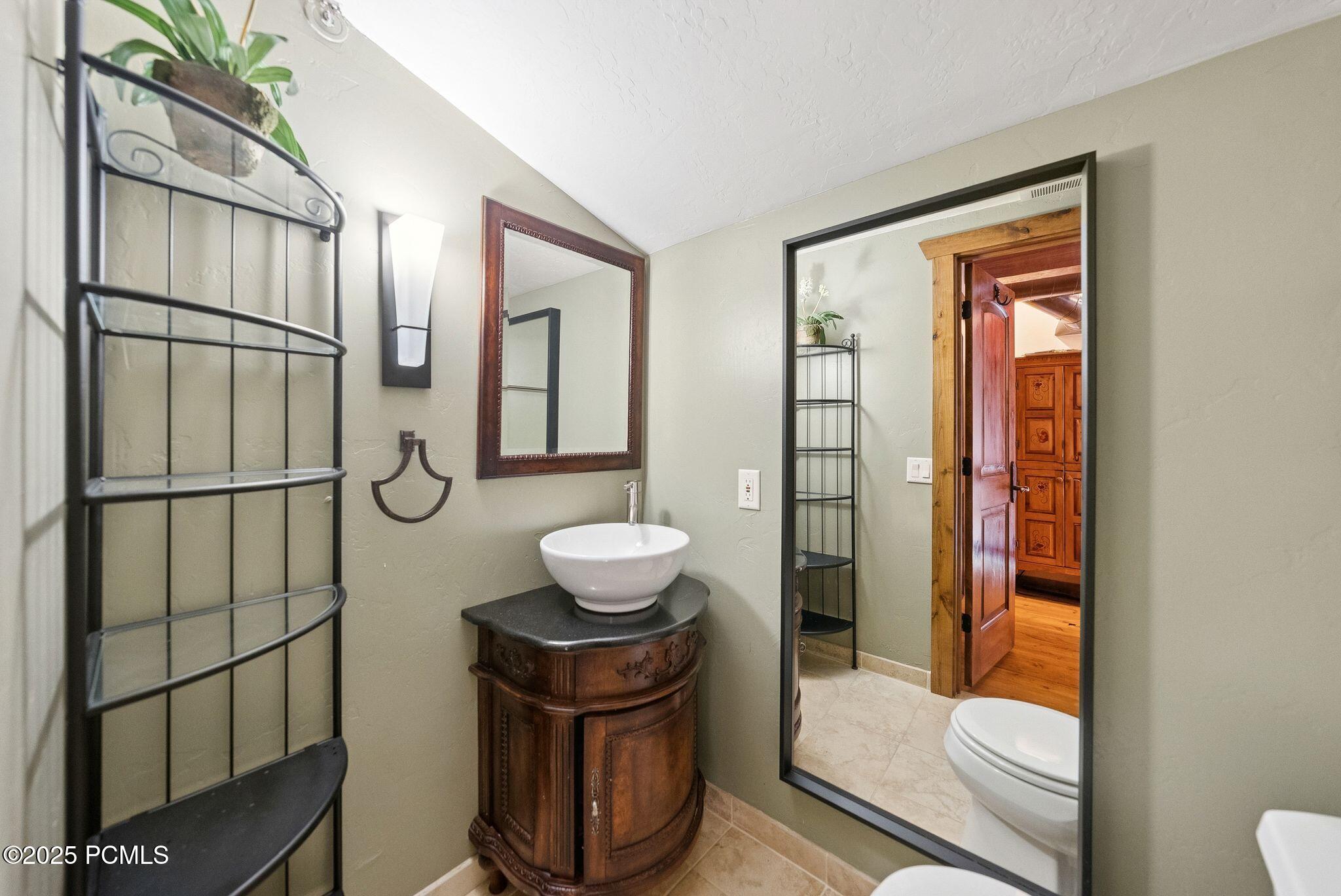 1582 Deer Valley Drive