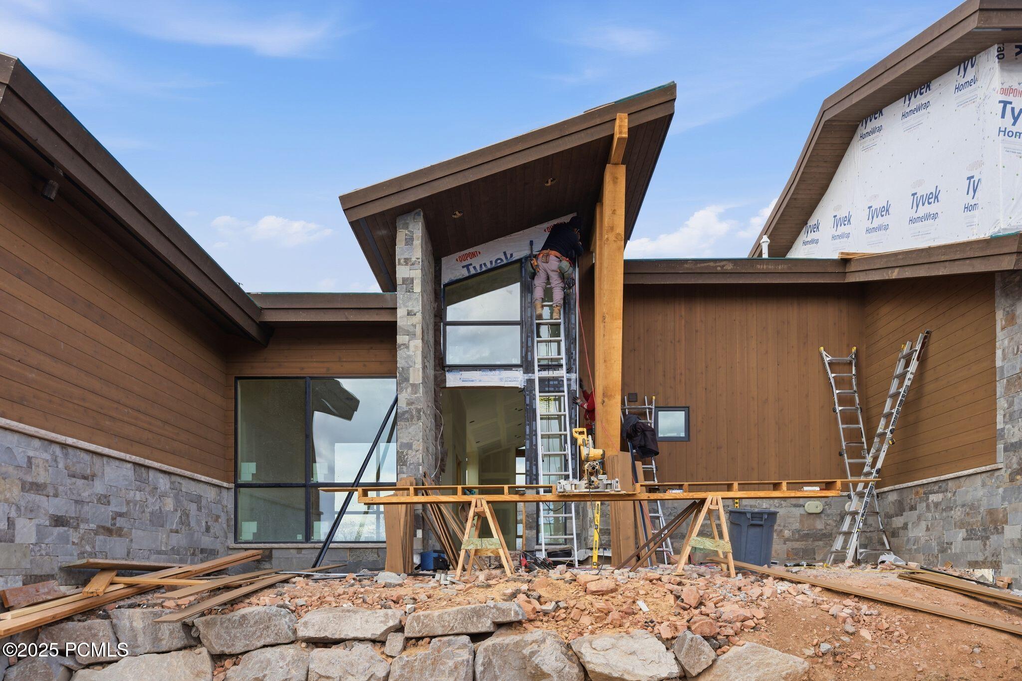 11004 N Wrangler Circle