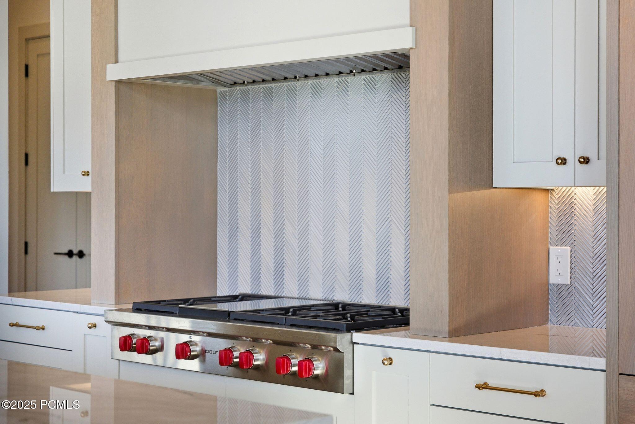 197 N Abajo Peak Way