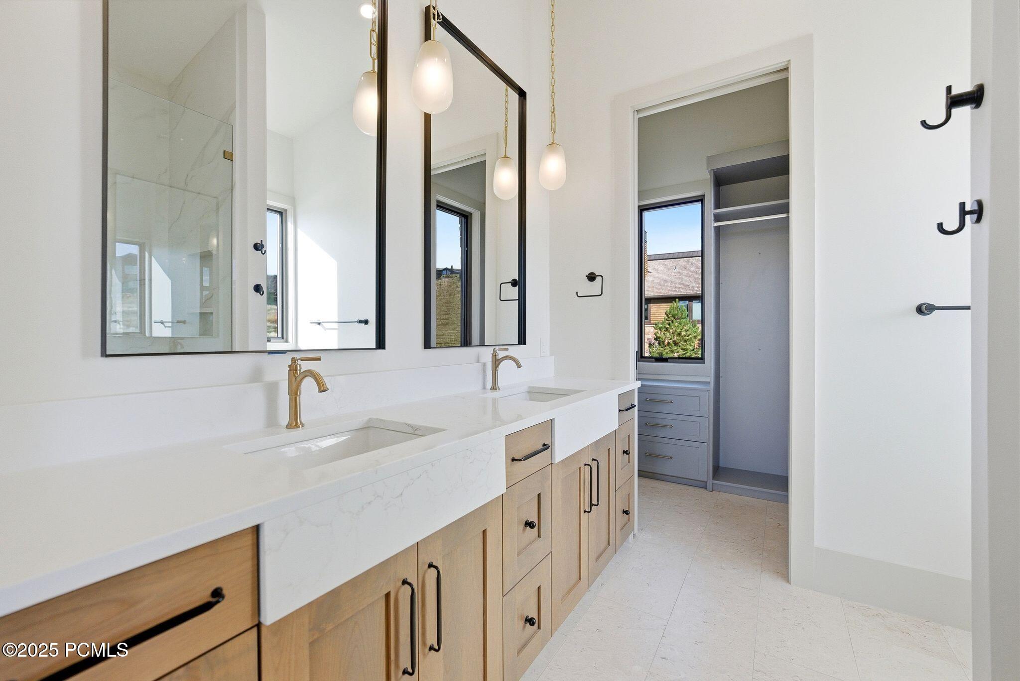 197 N Abajo Peak Way