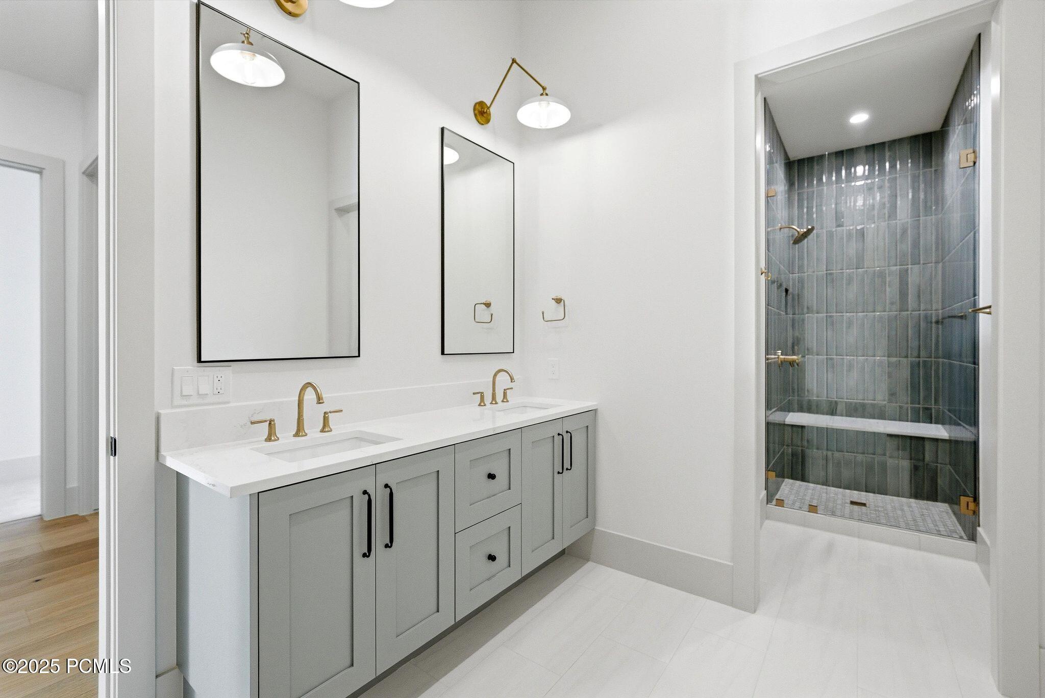 197 N Abajo Peak Way