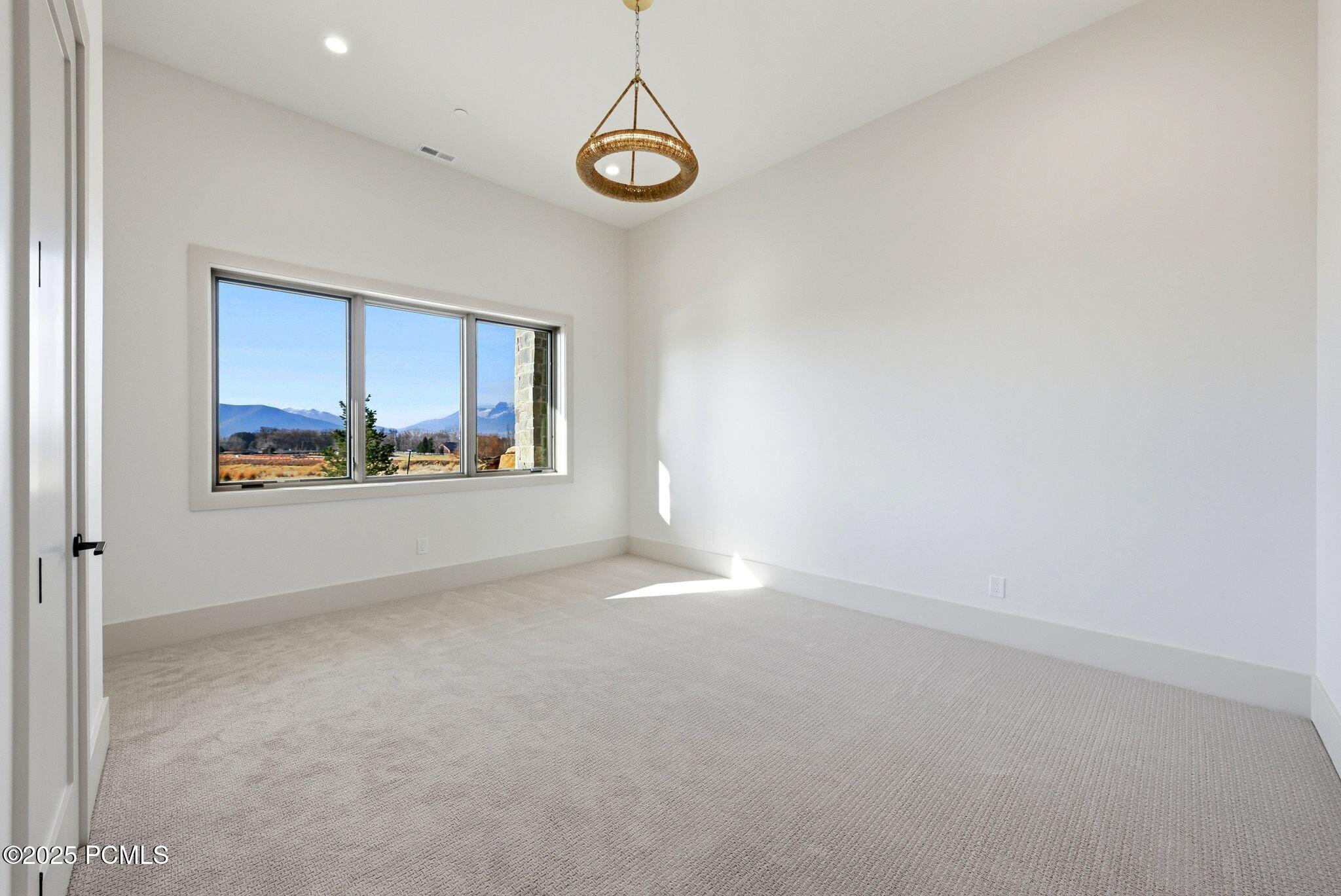 197 N Abajo Peak Way