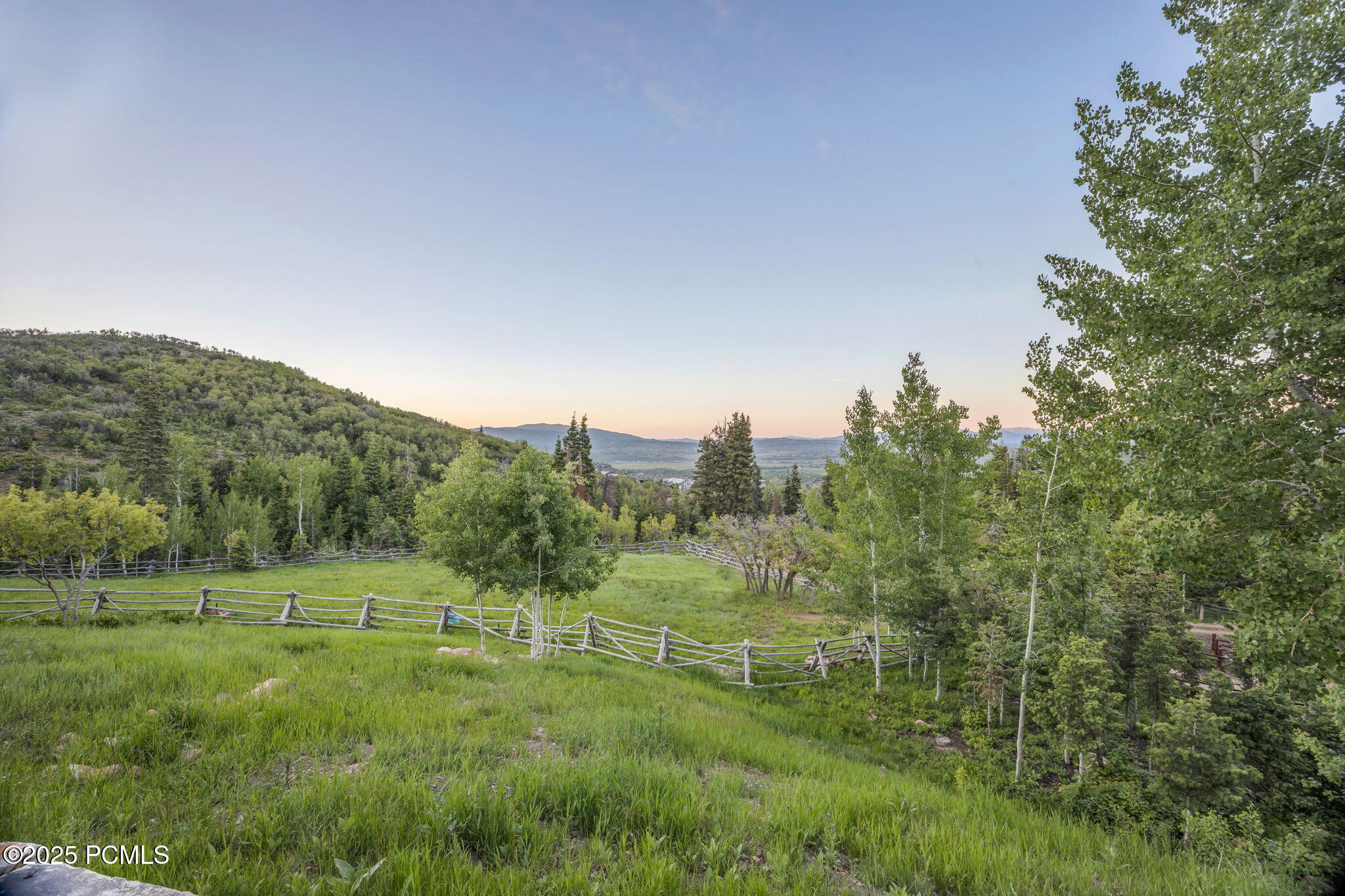 2500 W White Pine Lane