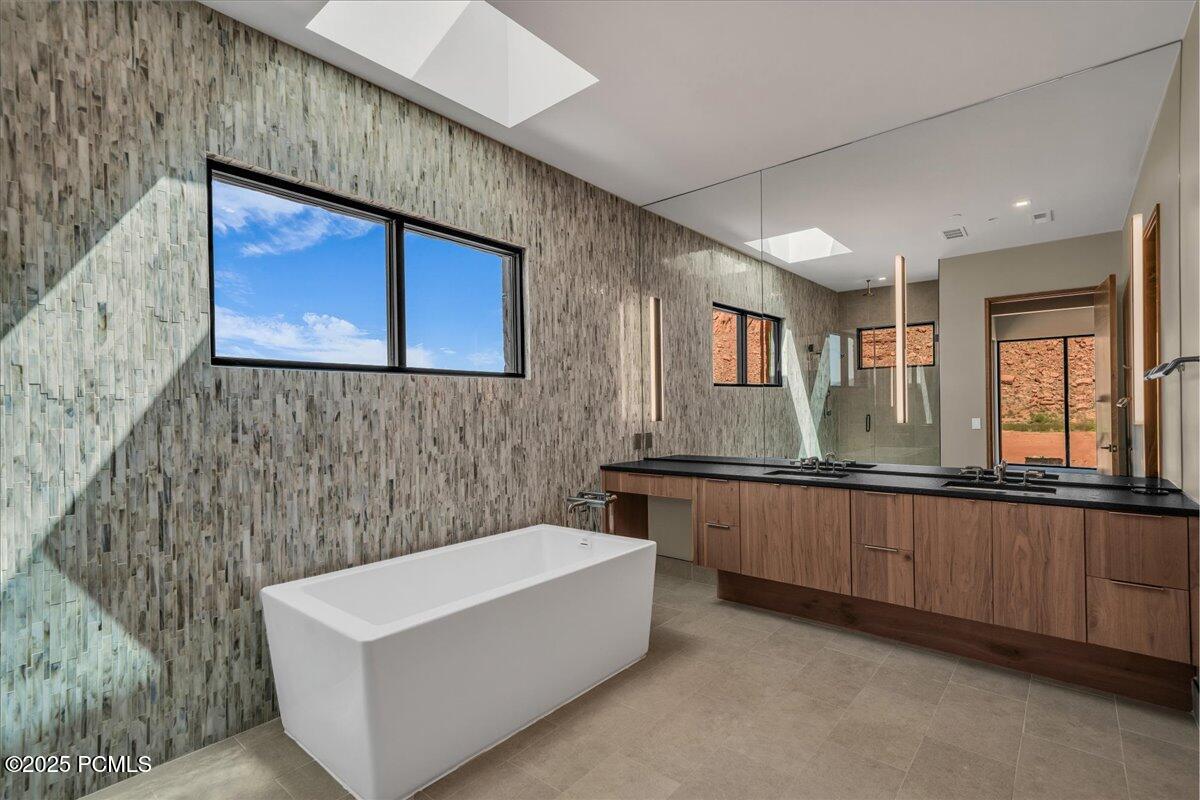 784 N Sanctuary Place