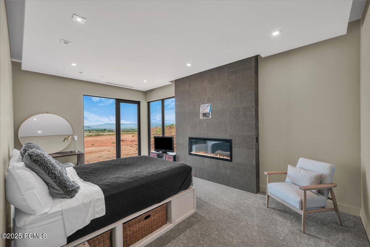 784 N Sanctuary Place