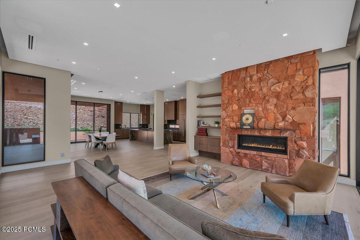 784 N Sanctuary Place