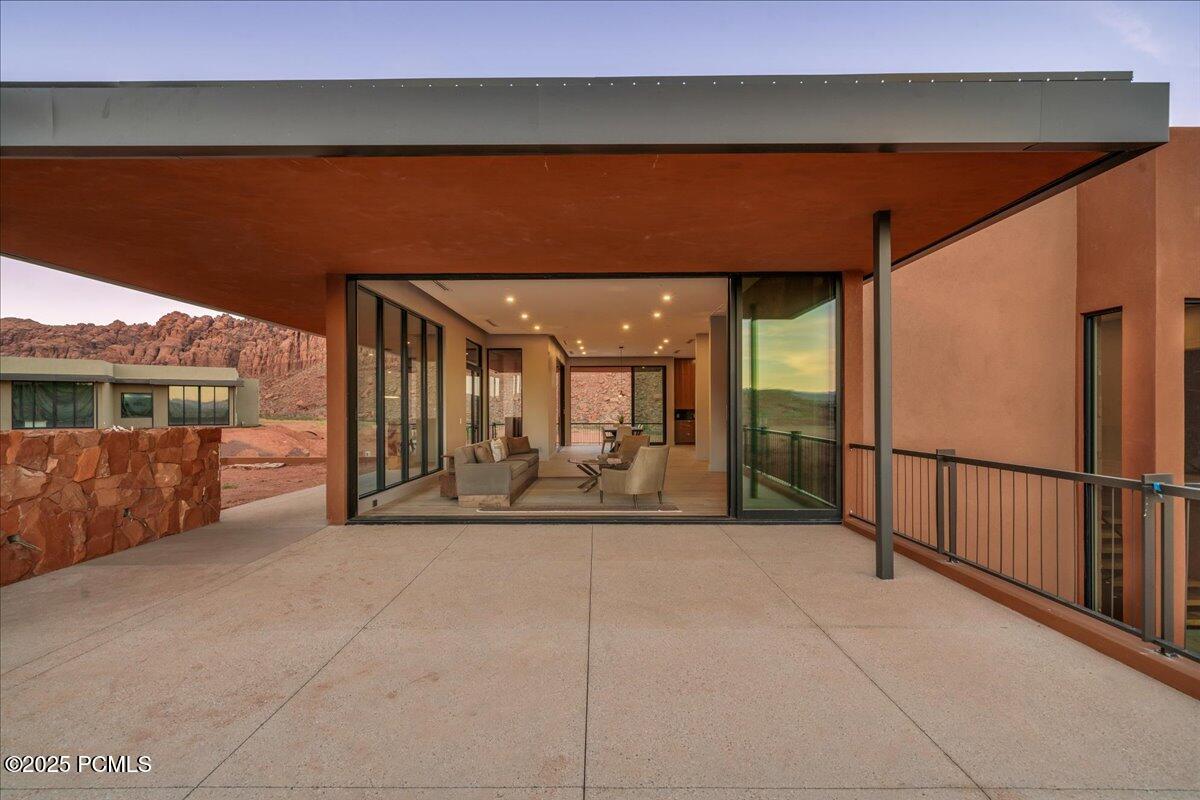 784 N Sanctuary Place