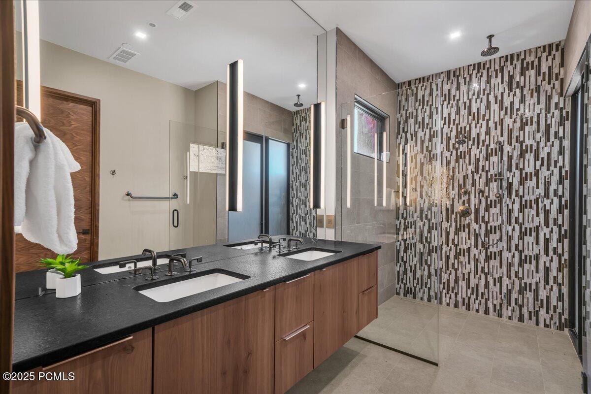 784 N Sanctuary Place