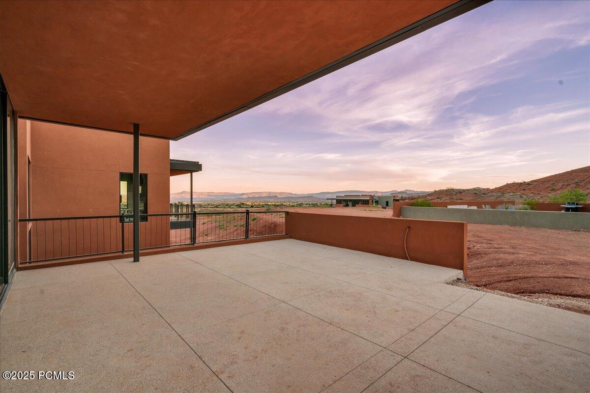 784 N Sanctuary Place