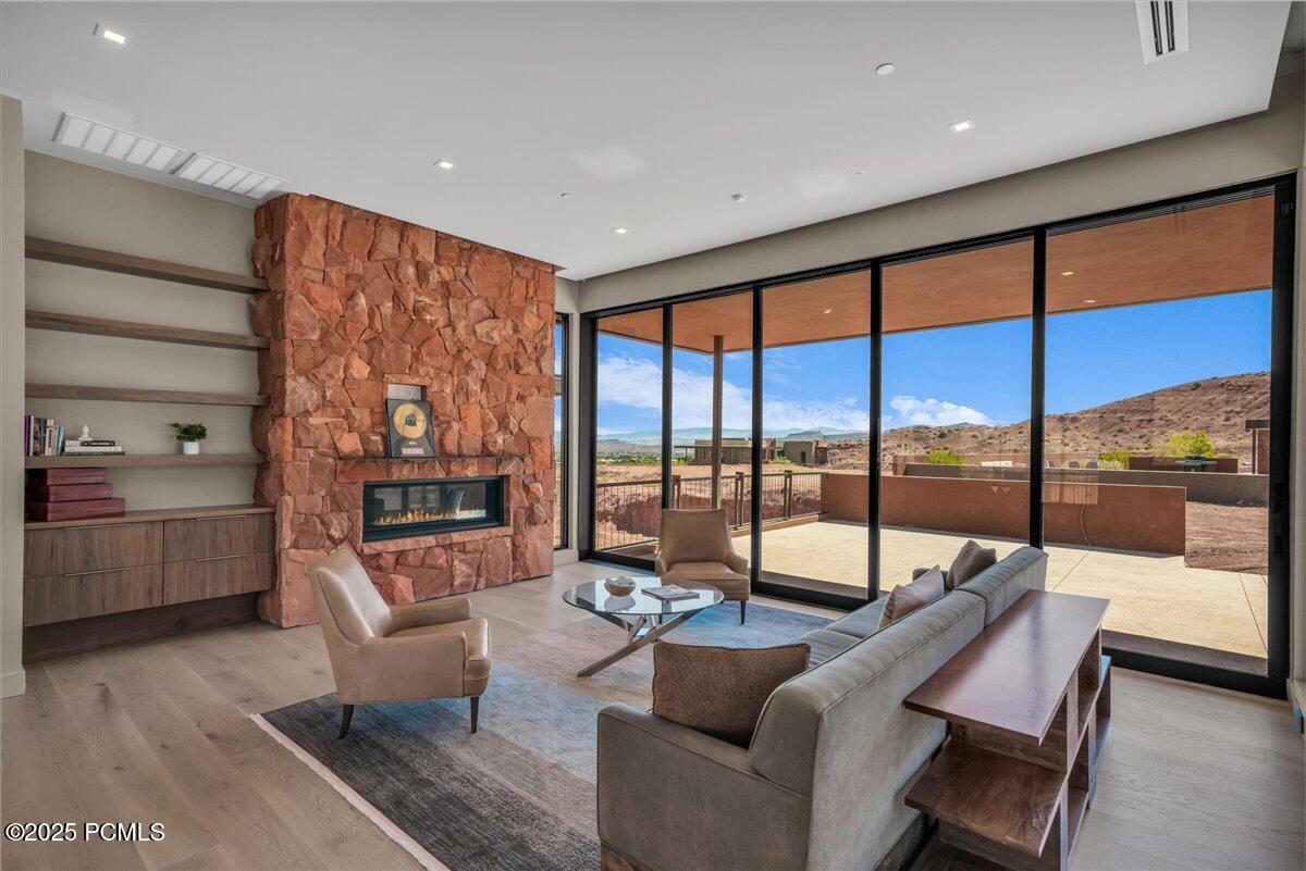 784 N Sanctuary Place