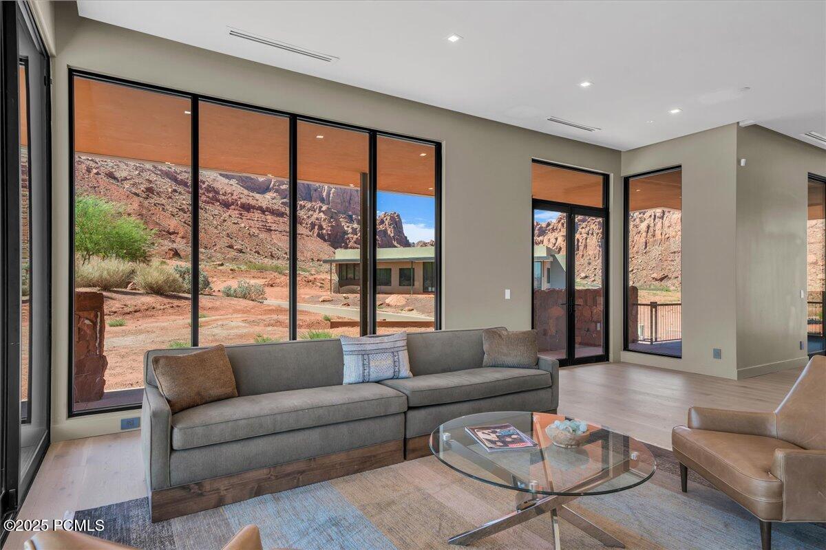 784 N Sanctuary Place