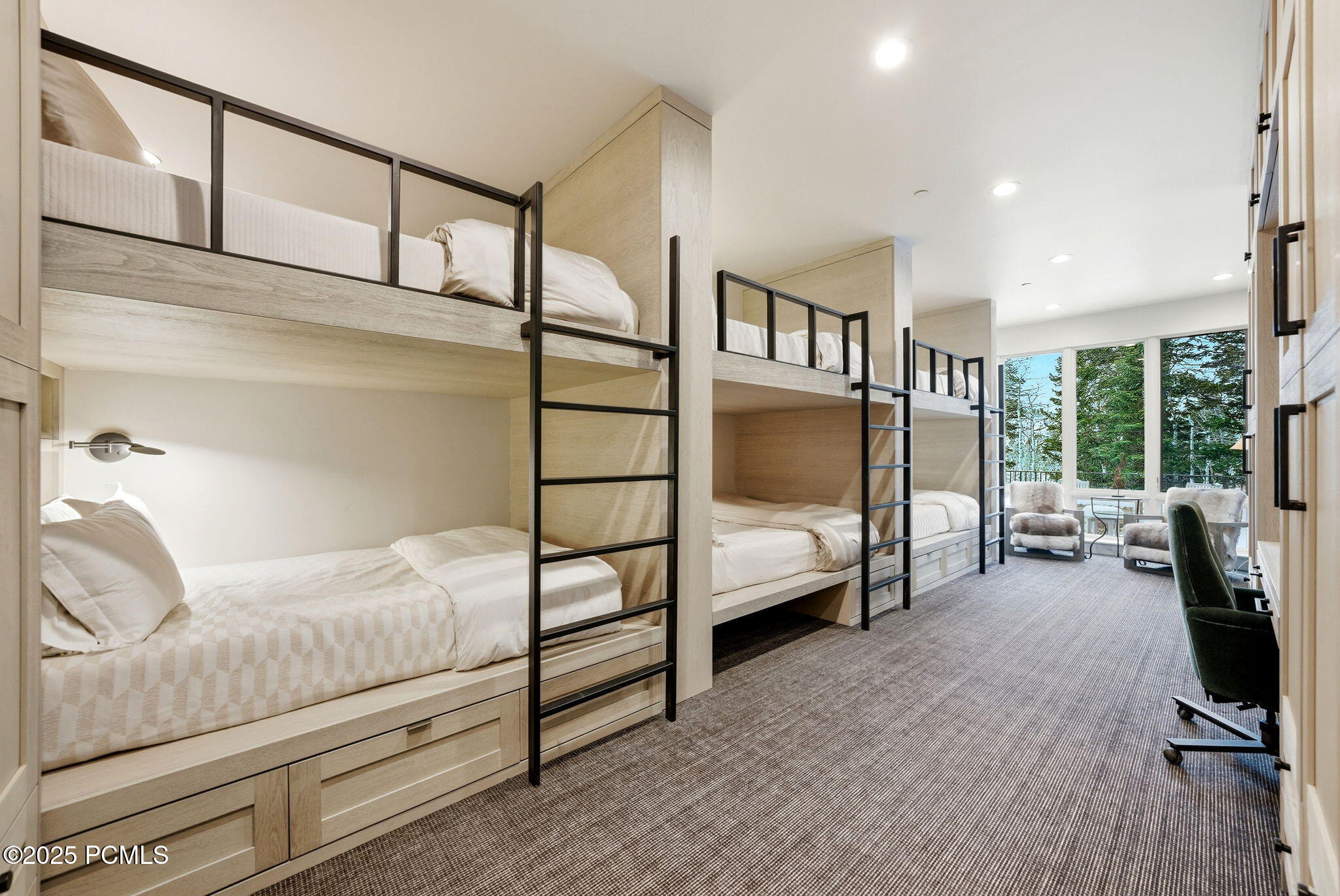 22 White Pine Canyon Rd