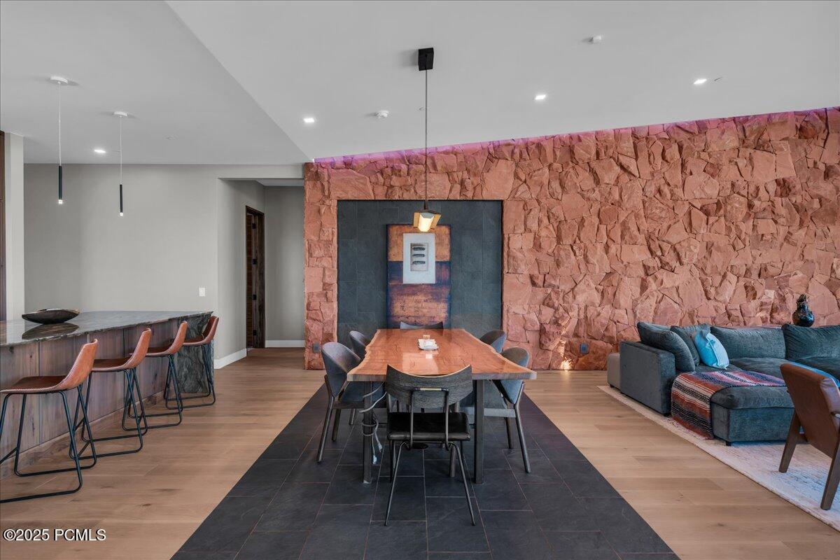 705 N Sanctuary Place