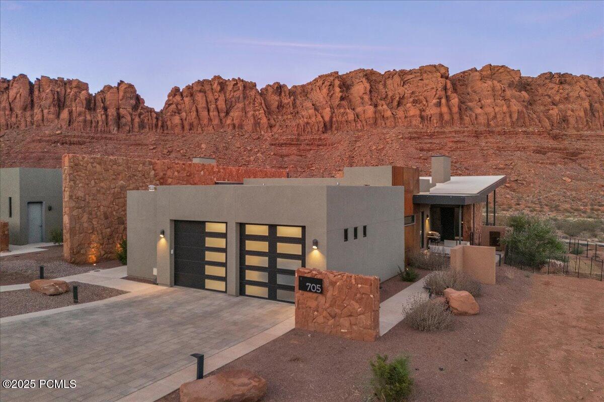 705 N Sanctuary Place