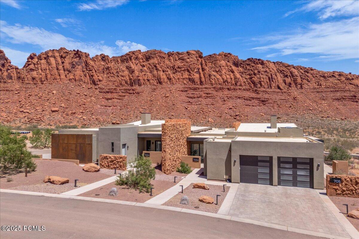 705 N Sanctuary Place