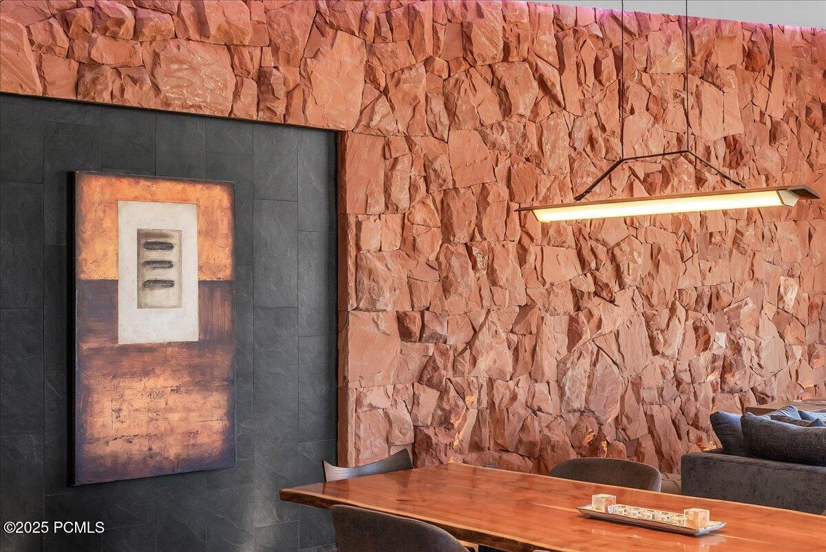 705 N Sanctuary Place