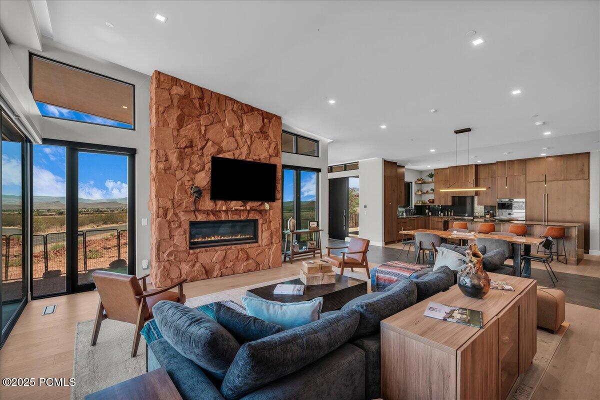 705 N Sanctuary Place