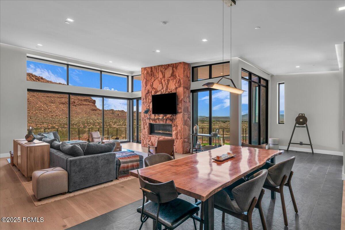 705 N Sanctuary Place