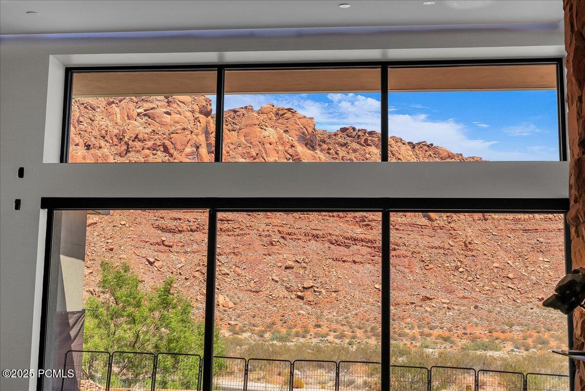 705 N Sanctuary Place